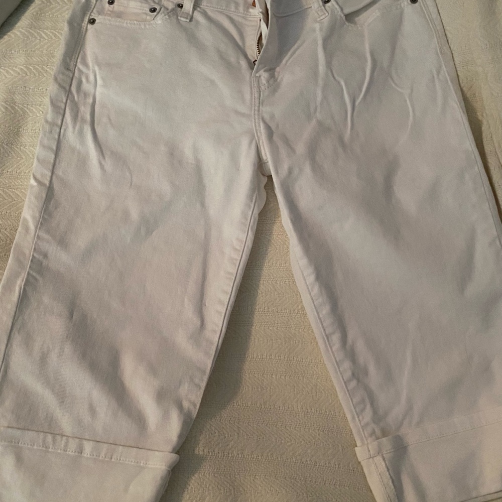 White Levi’s 515 Women’s Capri Jeans - Classic Straight Leg